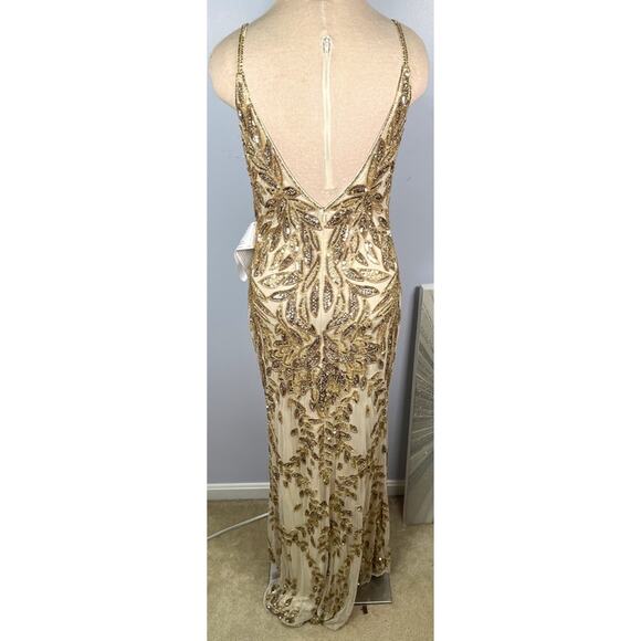 Mac Duggal Embellished Leaf Sequin Maxi Gown in Nude Gold Size 6 - Picture 7 of 10